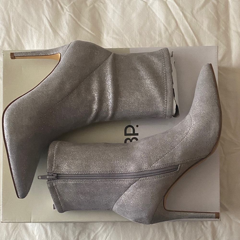 Elegant Gray Women's Ankle Boots